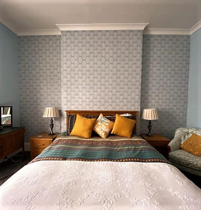 St John'S Flat Spacious Accomodation Dalry  Eksteriør bilde