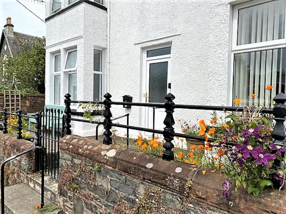 St John'S Flat Spacious Accomodation Dalry  Eksteriør bilde