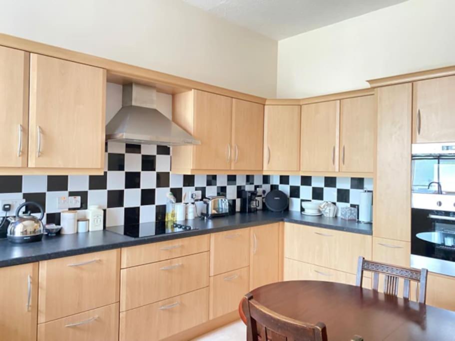 St John'S Flat Spacious Accomodation Dalry  Eksteriør bilde