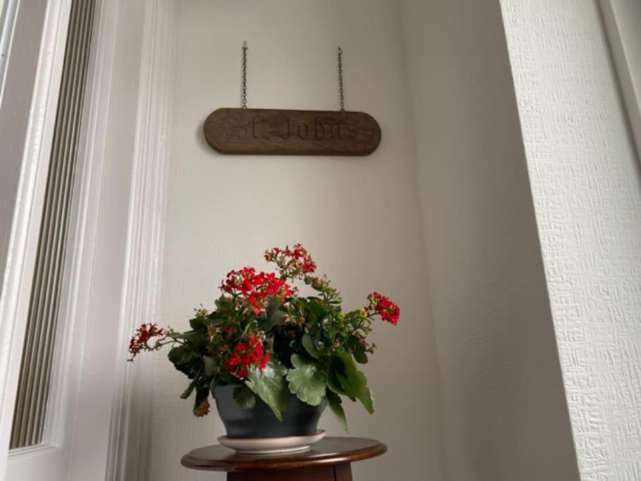 St John'S Flat Spacious Accomodation Dalry  Eksteriør bilde